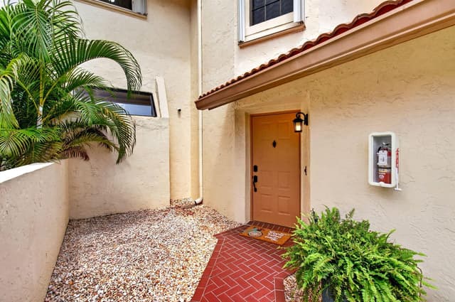 8320 Waterline Drive # 202, Boynton Beach FL 33472 - Boynton Beach, FL - Photo 4