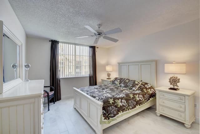 135 Yacht Club Way # 207, Hypoluxo FL 33462 - Hypoluxo, FL - Photo 6