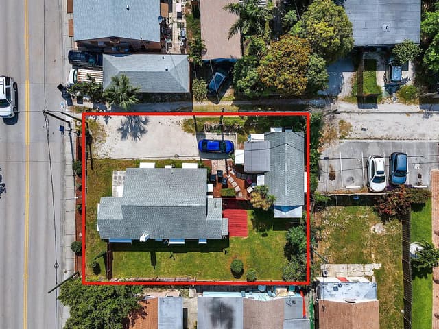 713 10th Avenue N, FL 33460 - Photo 2