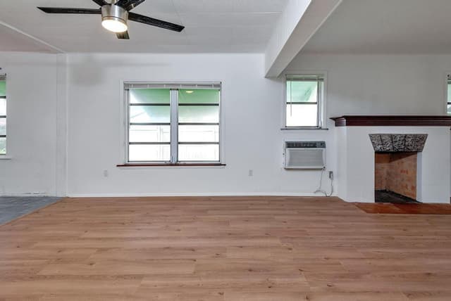713 10th Avenue N, FL 33460 - Photo 7
