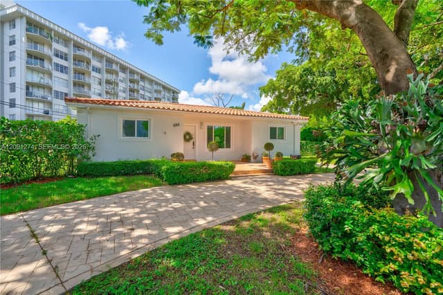 890 NE 168th St, North Miami Beach FL 33162 - North Miami Beach, FL - Photo 2