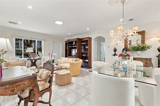 890 NE 168th St, North Miami Beach FL 33162 - North Miami Beach, FL - Photo 6
