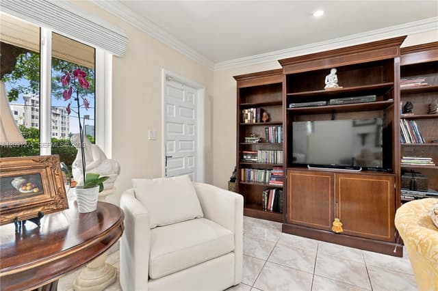 890 NE 168th St, North Miami Beach FL 33162 - North Miami Beach, FL - Photo 3