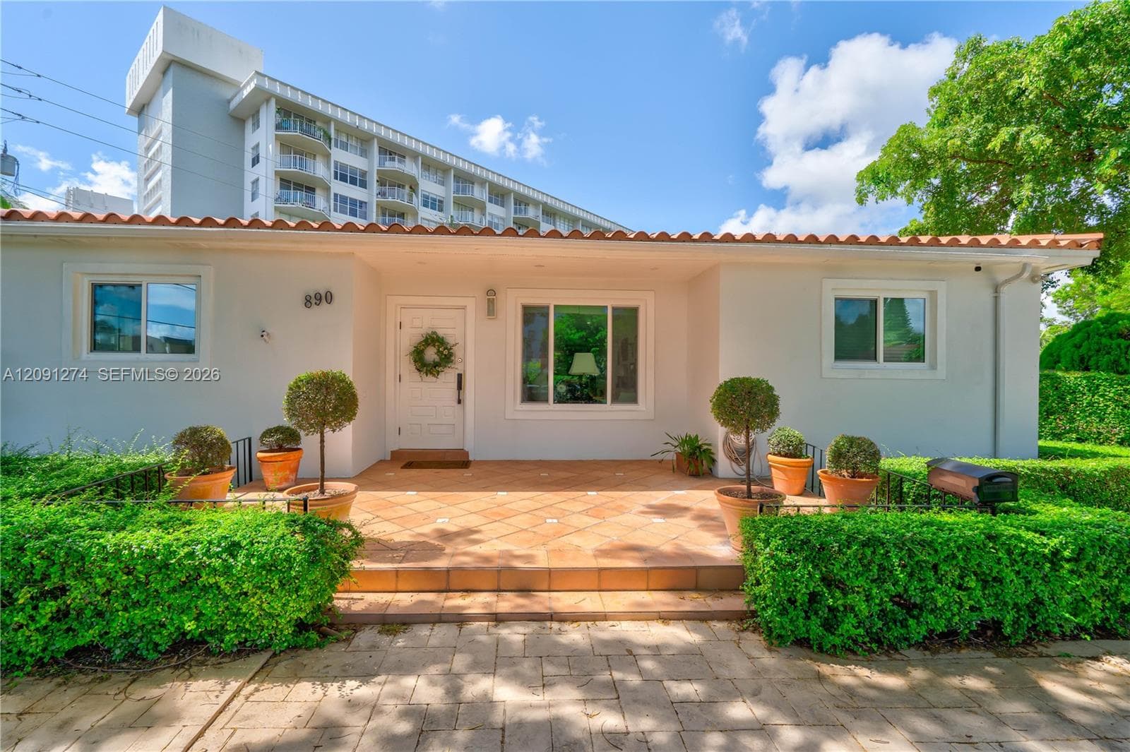 890 NE 168th St, North Miami Beach FL 33162 - North Miami Beach, FL - Photo 1