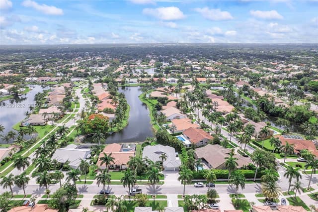 550 NW 110th Ave, Plantation FL 33324 - Plantation, FL - Photo 3