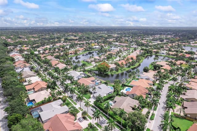 550 NW 110th Ave, Plantation FL 33324 - Plantation, FL - Photo 4