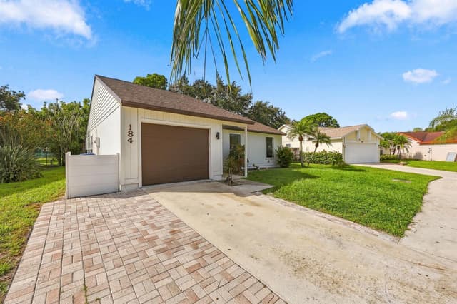 184 GREENTREE Circle, Jupiter FL 33458 - Jupiter, FL - Photo 2