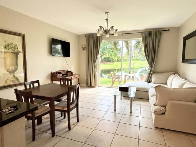 7843 CATALINA Circle, Tamarac FL 33321 - Tamarac, FL - Photo 6