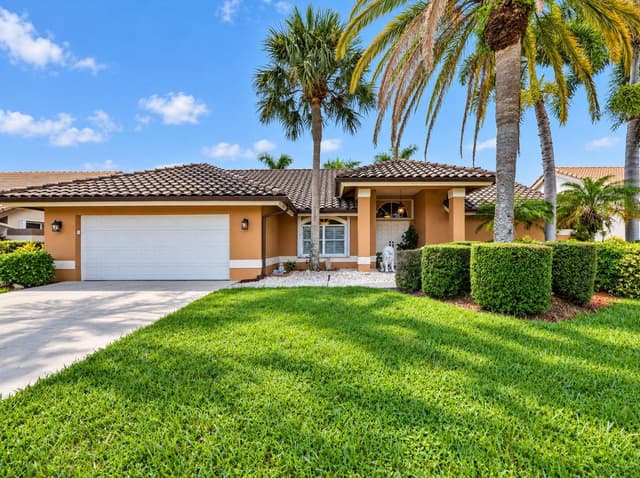 6001 Wedgewood Village Circle, Lake Worth FL 33463 - Lake Worth, FL - Photo 2