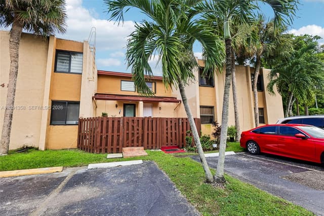 241 W Park Dr # 202, Miami FL 33172 - Miami, FL - Photo 2