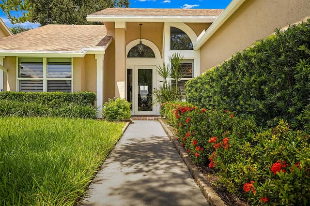 12981 Blue Lake Drive, Wellington FL 33414 - Wellington, FL - Photo 2