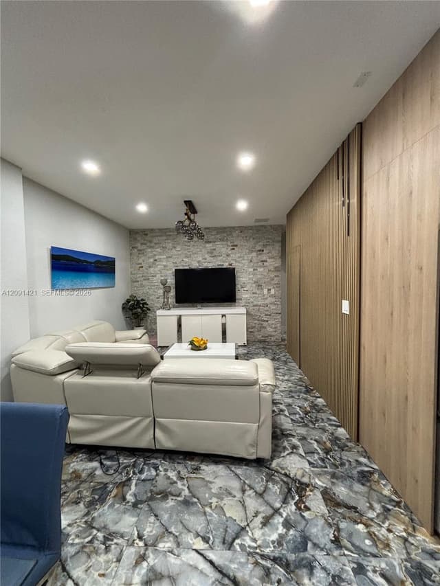 7983 NW 114th Pl, Doral FL 33178 - Doral, FL - Photo 5