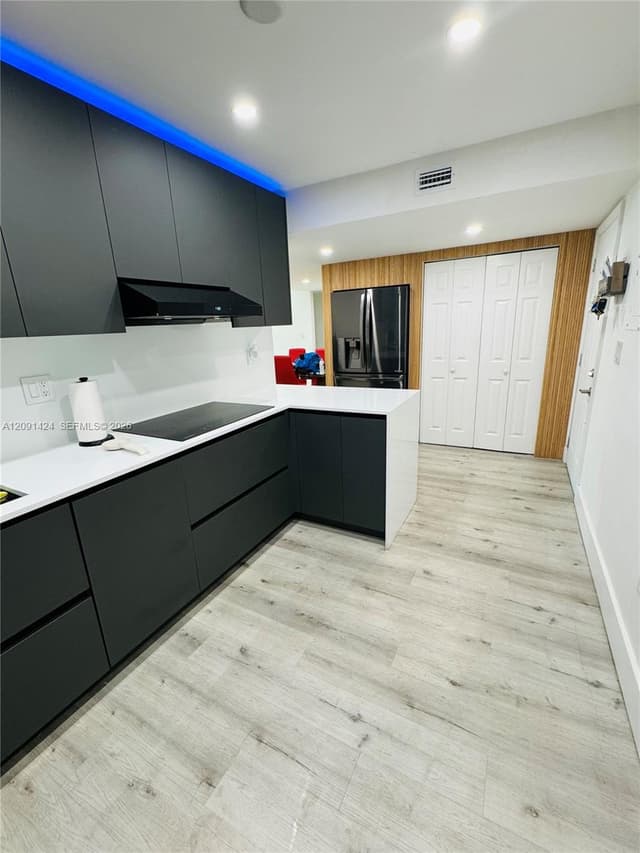 1555 W 44th Pl # 214D, Hialeah FL 33012 - Hialeah, FL - Photo 5
