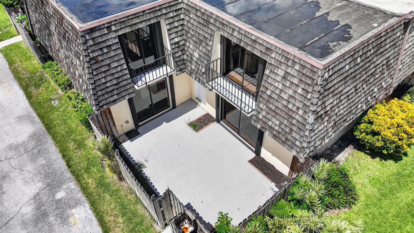 126 LAKE ARBOR Drive, Palm Springs FL 33461