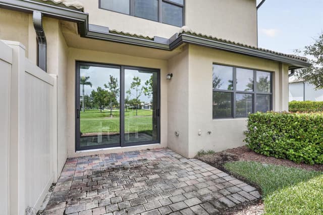 8245 CADRE NOIR Road, Lake Worth FL 33467 - Lake Worth, FL - Photo 7