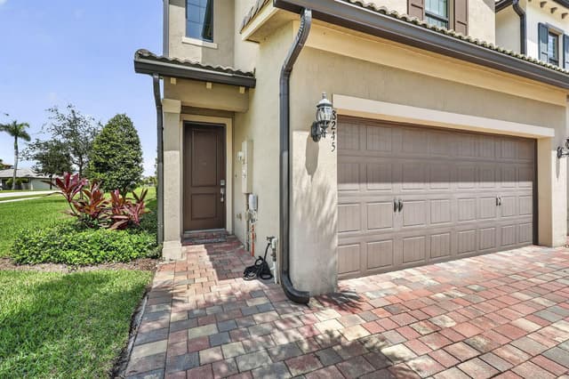 8245 CADRE NOIR Road, Lake Worth FL 33467 - Lake Worth, FL - Photo 5