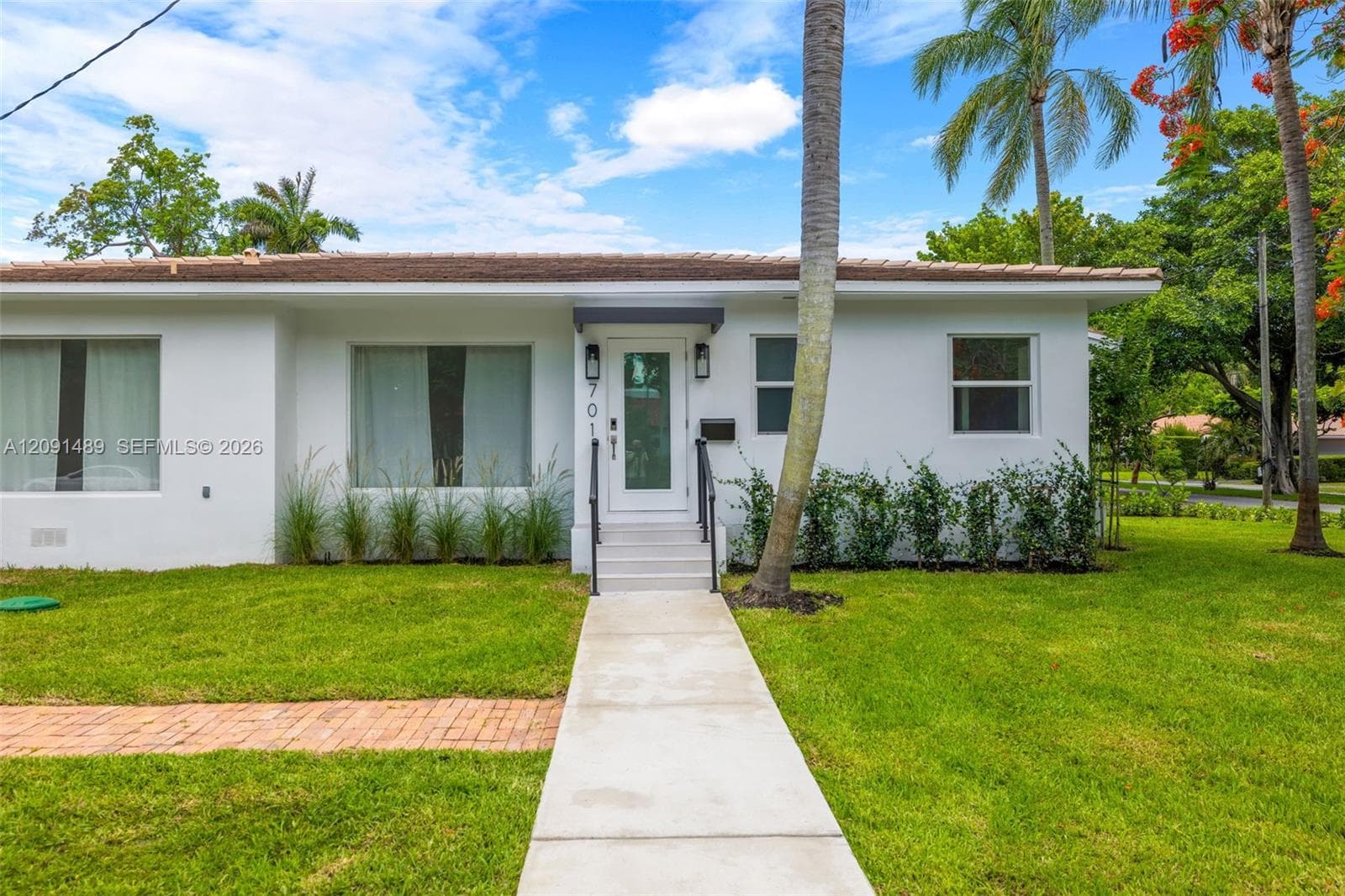 701 NE 119th St, Biscayne Park FL 33161 - Biscayne Park, FL - Photo 1