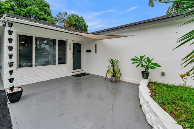 6551 Scott St, Hollywood FL 33024 - Hollywood, FL - Photo 2