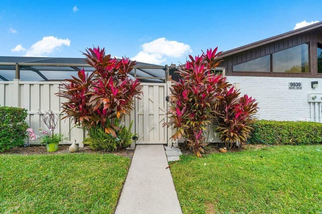 9939 Boca Gardens Trail # D, Boca Raton FL 33496 - Boca Raton, FL - Photo 2