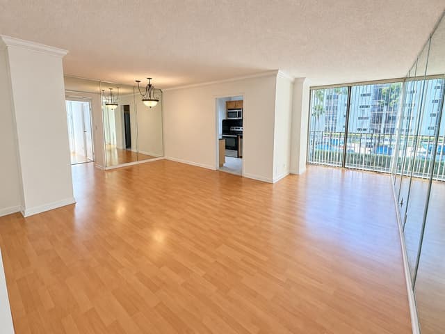 17021 N Bay Road Unit 229, Sunny Isles Beach FL 33160 - Sunny Isles Beach, FL - Photo 2