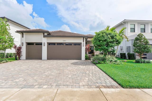 12647 Solana Bay Circle, Palm Beach Gardens FL 33412 - Palm Beach Gardens, FL - Photo 2