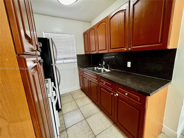 2072 NE 169th St # 8, North Miami Beach FL 33162 - North Miami Beach, FL - Photo 3