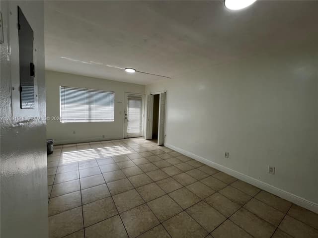 2072 NE 169th St # 8, North Miami Beach FL 33162 - North Miami Beach, FL - Photo 5