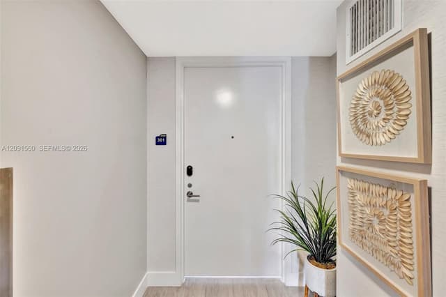 612 Bayshore Dr # 301, Fort Lauderdale FL 33304 - Fort Lauderdale, FL - Photo 2