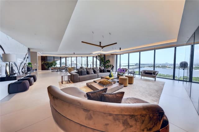 1000 NE Biscayne Blvd # 2202, Miami FL 33132 - Miami, FL - Photo 2