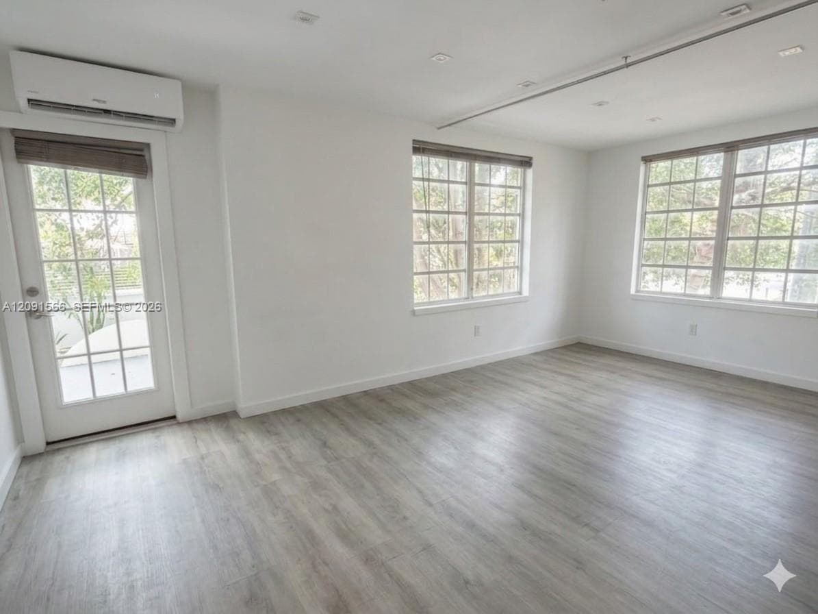 932 7th St # 932D, Miami Beach FL 33139 - Miami Beach, FL - Photo 1