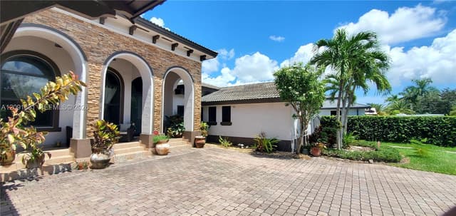 12965 SW 197th St, Miami FL 33177 - Miami, FL - Photo 3