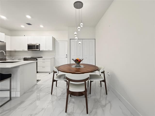 4278 NW 82nd Ave, Doral FL 33166 - Doral, FL - Photo 6