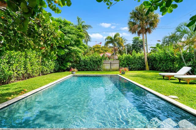 520 28TH Street, West Palm Beach FL 33407 - West Palm Beach, FL - Photo 2