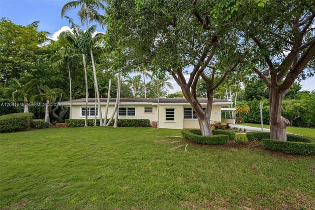 13820 SW 74th Ct, Palmetto Bay FL 33158 - Palmetto Bay, FL - Photo 2