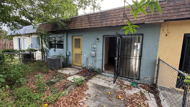 3896 NW 207th St Rd, Miami Gardens FL 33055 - Miami Gardens, FL - Photo 3