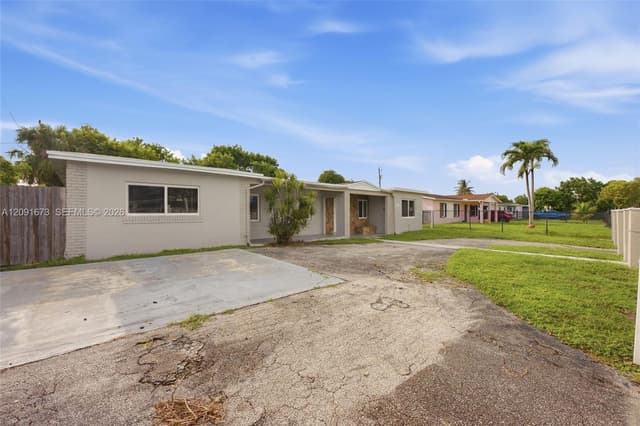 15770 NW 17th Ct, Miami Gardens FL 33054 - Miami Gardens, FL - Photo 2