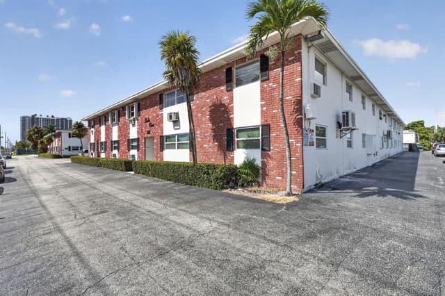 810 LAKE SHORE Drive # 25, Lake Park FL 33403 - Lake Park, FL - Photo 2