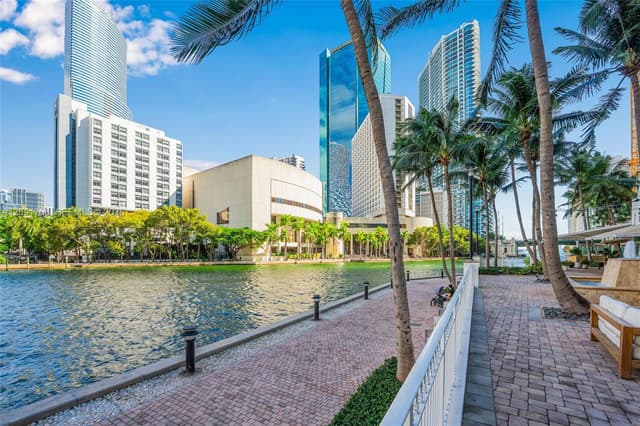 31 SE 5th St # 409, Miami FL 33131 - Miami, FL - Photo 3