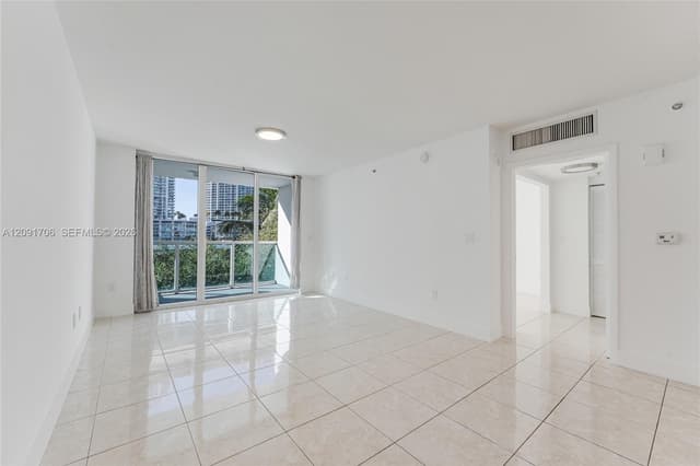 31 SE 5th St # 409, Miami FL 33131 - Miami, FL - Photo 4