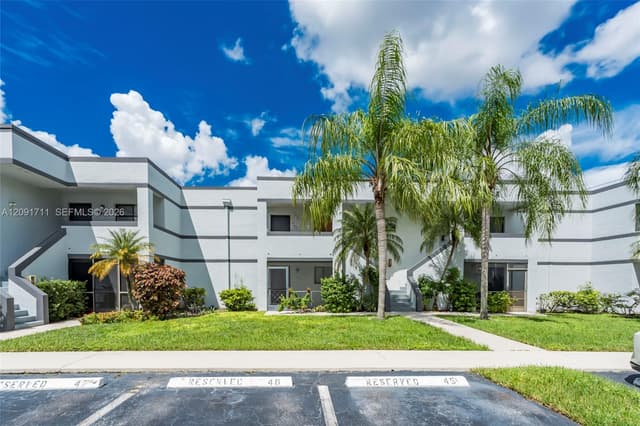 161 Lakeview Dr # 202, Weston FL 33326 - Weston, FL - Photo 2