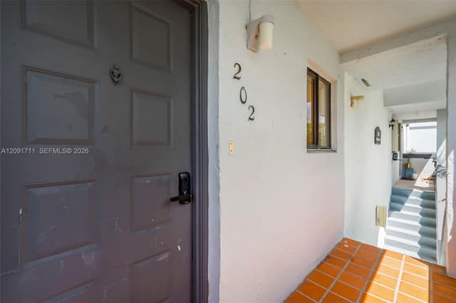 161 Lakeview Dr # 202, Weston FL 33326 - Weston, FL - Photo 6