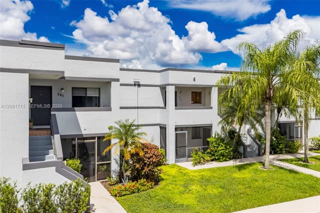 161 Lakeview Dr # 202, Weston FL 33326 - Weston, FL - Photo 5