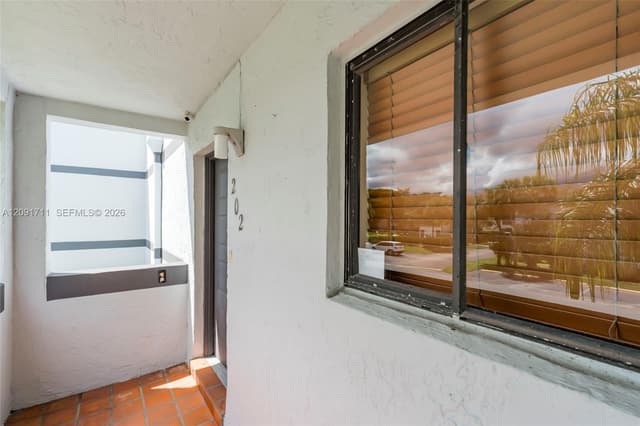 161 Lakeview Dr # 202, Weston FL 33326 - Weston, FL - Photo 4