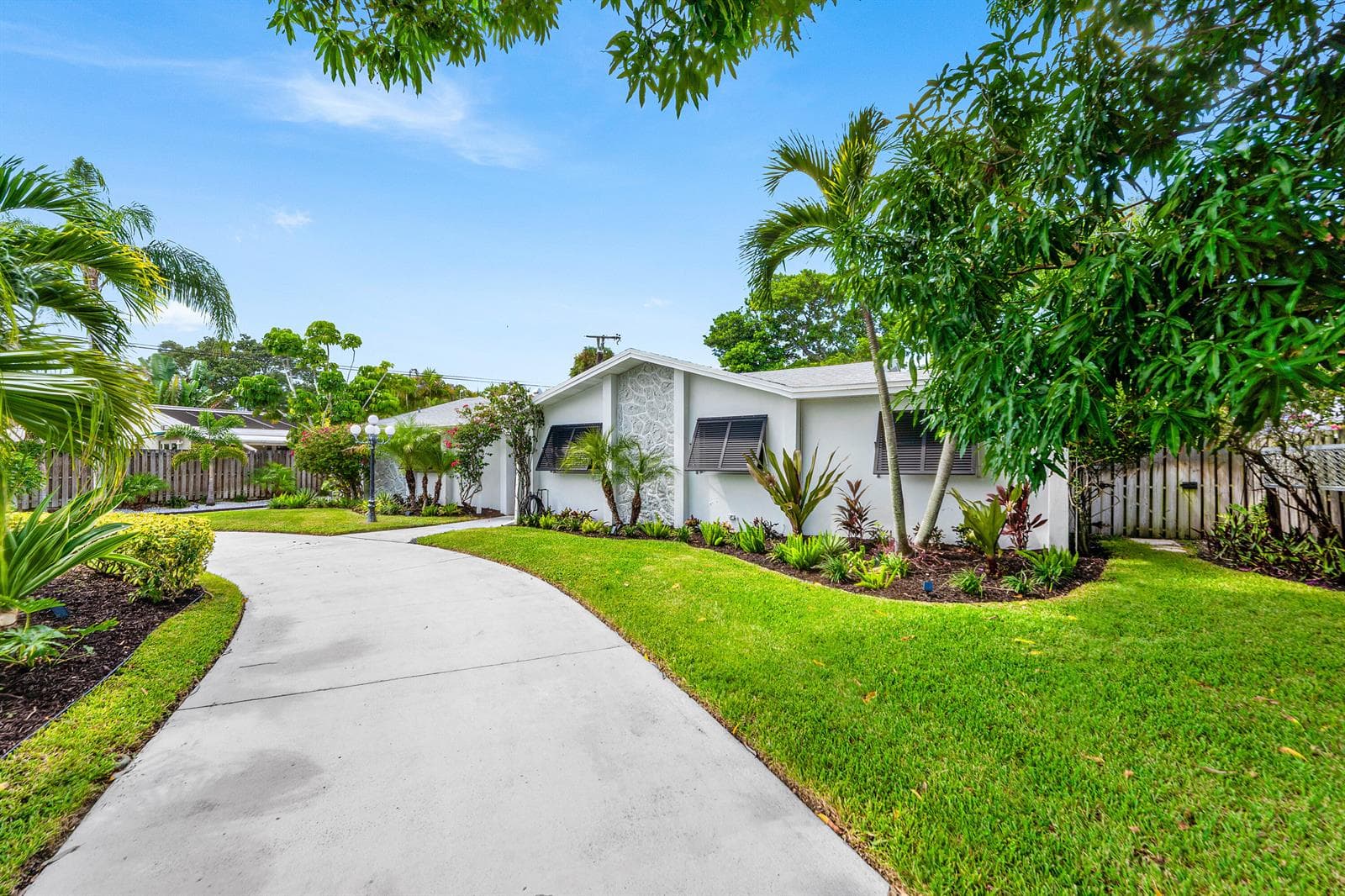 317 DALY Road, Tequesta FL 33469 - Tequesta, FL - Photo 1