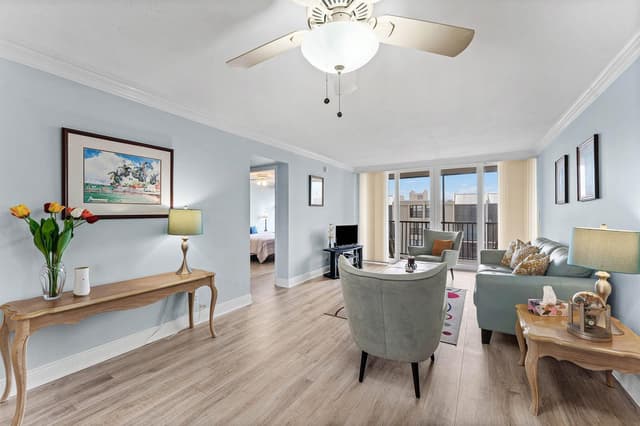 8 N ROYAL PALM Way # 6040, Boca Raton FL 33432 - Boca Raton, FL - Photo 2