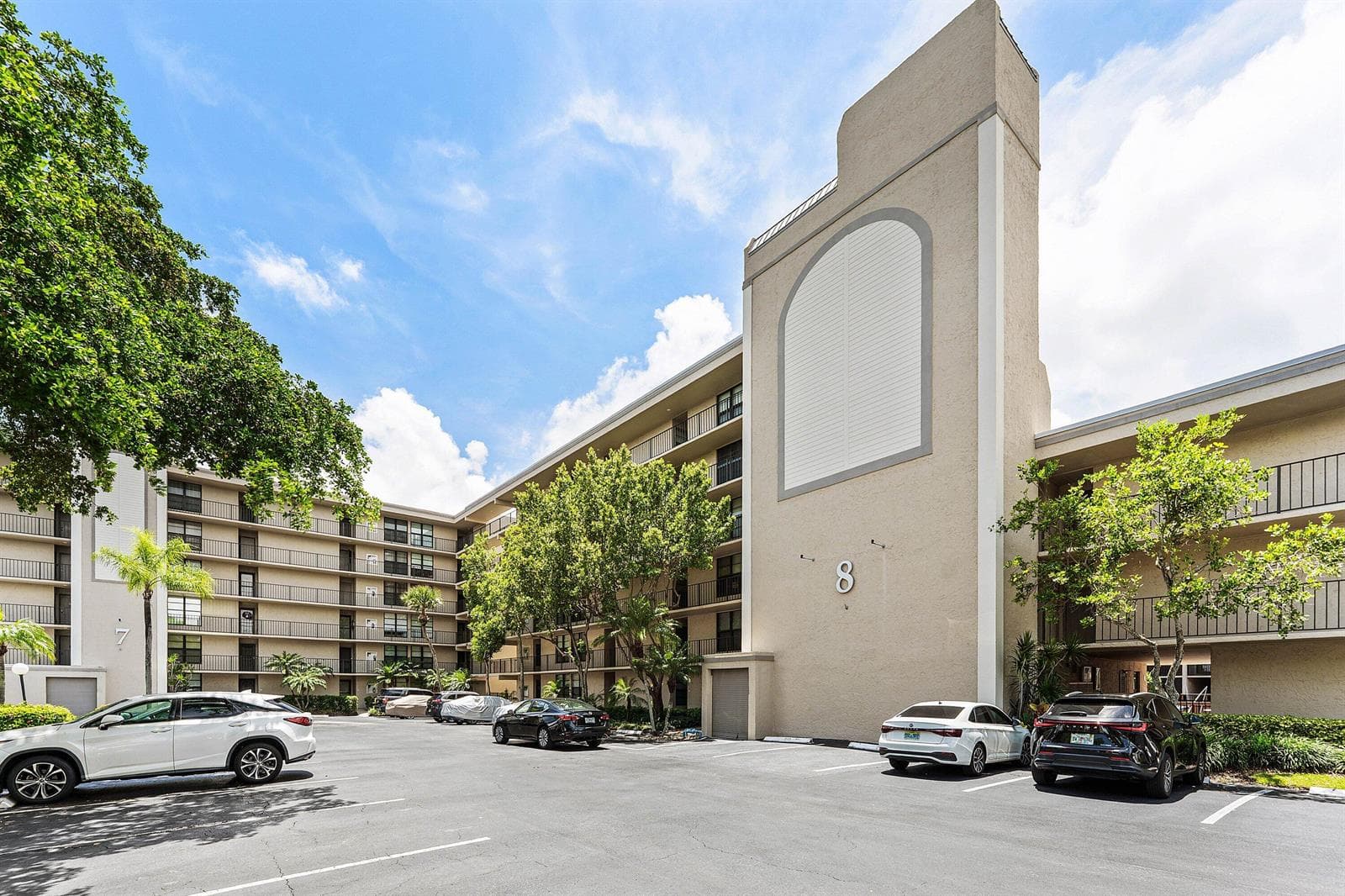 8 N ROYAL PALM Way # 6040, Boca Raton FL 33432 - Boca Raton, FL - Photo 1