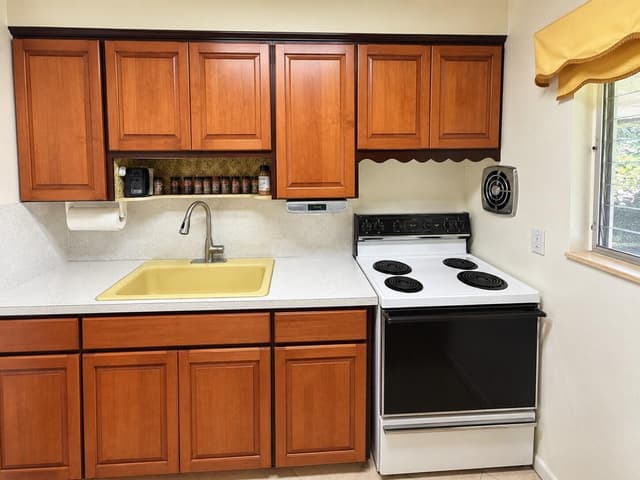 110 SE 3rd Avenue, Boynton Beach FL 33435 - Boynton Beach, FL - Photo 6
