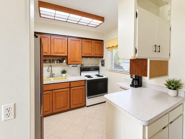 110 SE 3rd Avenue, Boynton Beach FL 33435 - Boynton Beach, FL - Photo 5
