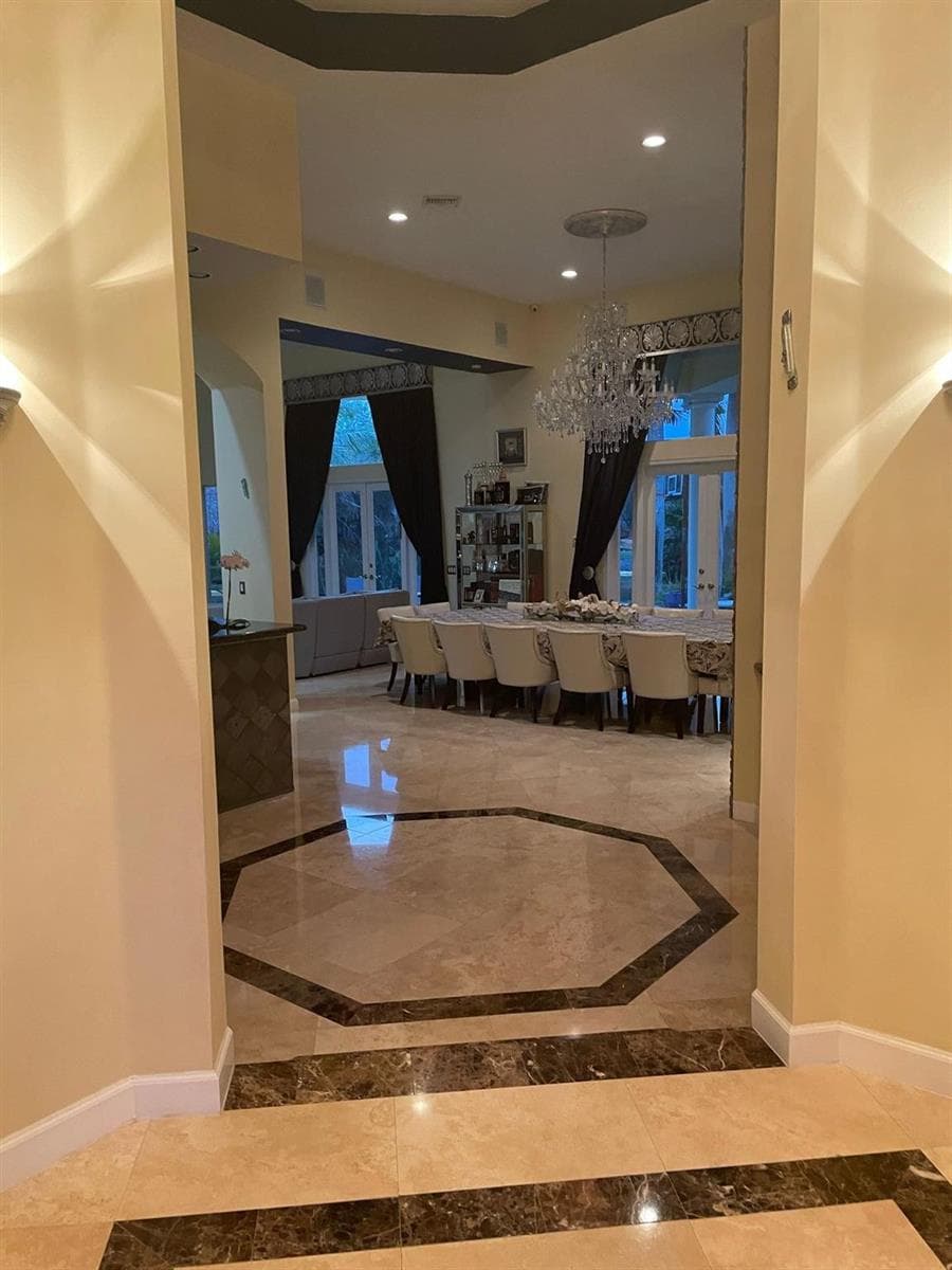 5532 ESTATE OAK Circle, Hollywood FL 33312 - Hollywood, FL - Photo 1