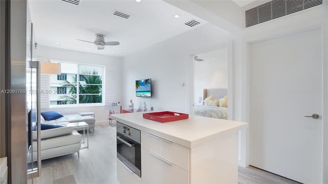 1460 Ocean Dr # 407, Miami Beach FL 33139 - Miami Beach, FL - Photo 7